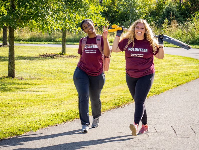 Volunteering-Student-Life-Davenport-University